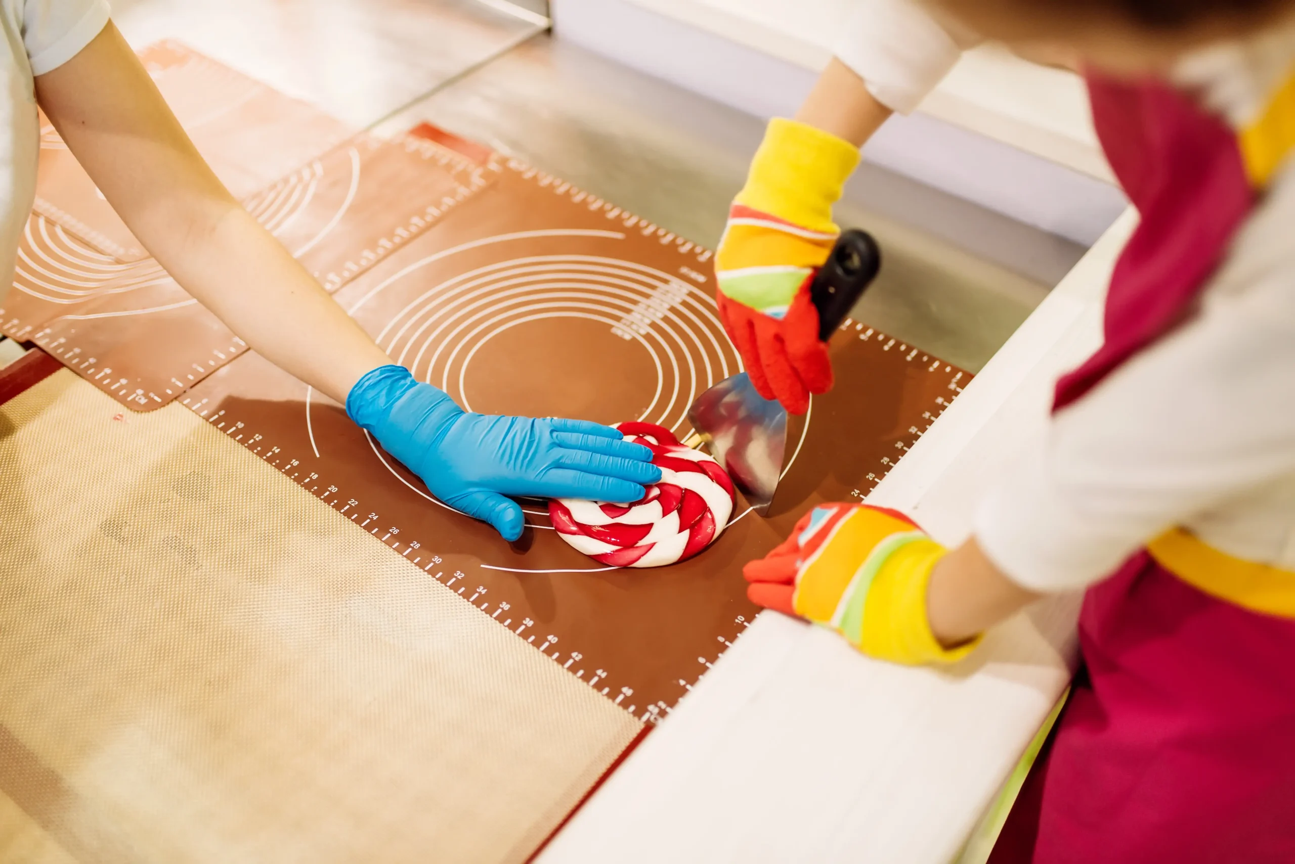 lollipop-preparation-process-child-makes-caramel-2026-01-06-08-52-39-utc